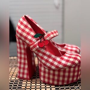 YRU Stardust MJ Red Gingham Platforms sz 7